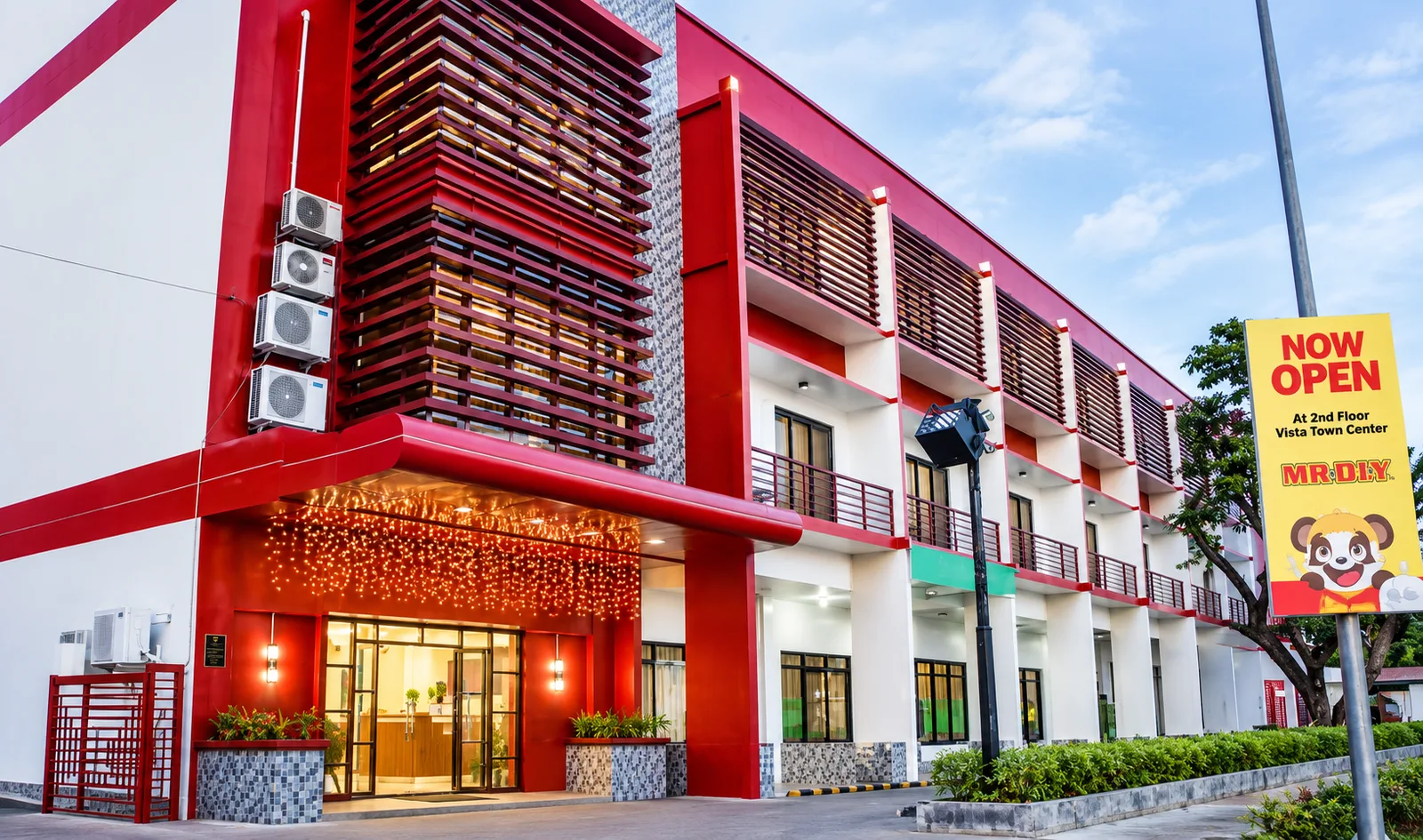 Island Red Hotel listing image